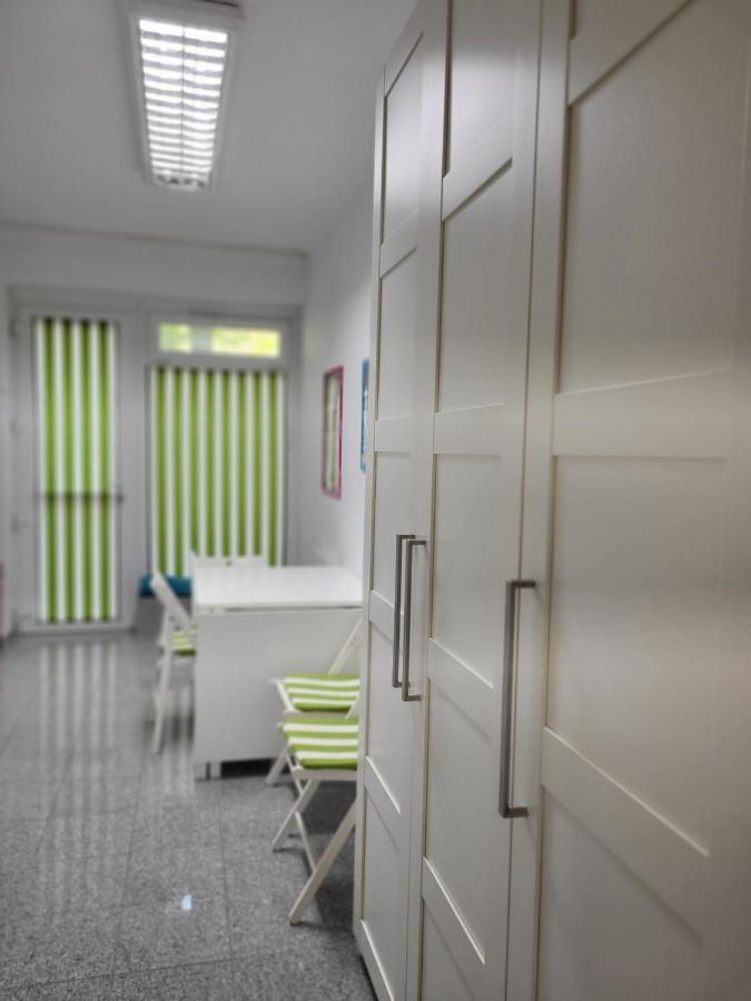 Budget Studio Near Prater Wien Exterior foto